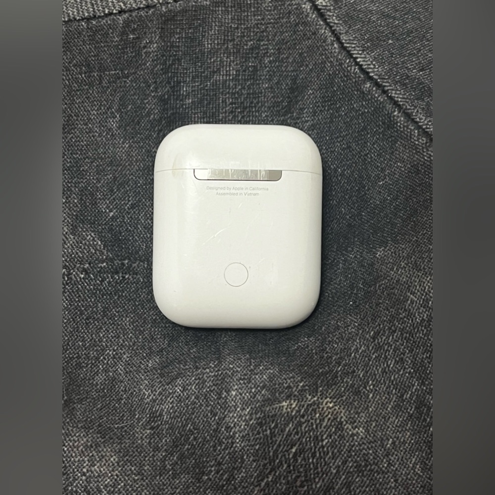 AirPod charging case
